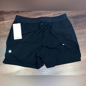 NEW License to train 5” shorts